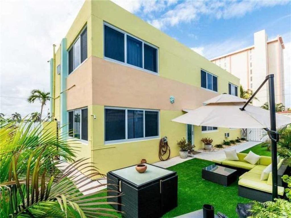 Hollywood Beachfront House Apartamento Exterior foto